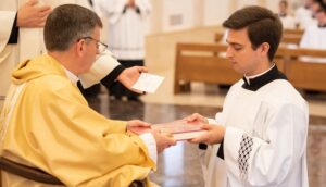 «Cristo está en la Eucaristía y en la Palabra» — Cuatro legionarios de Cristo que han recibido el Lectorado nos comparten