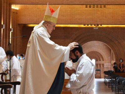 «Estás para arrodillarte y servir a los demás» — El Cardenal Osoro al P. Ignacio Rubio, LC, en su ordenación diaconal